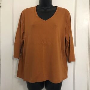 St. John’s Bay Women's Rust V-Neck Top 🧡